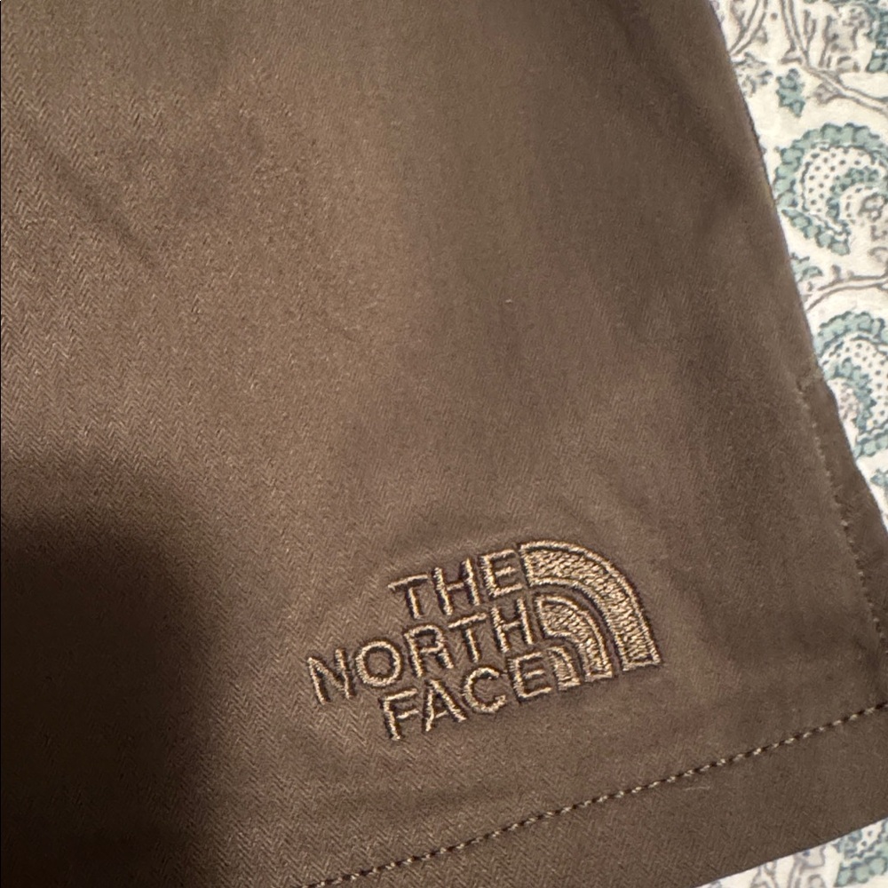 The North Face Women's green Shorts - Picture 2 of 6